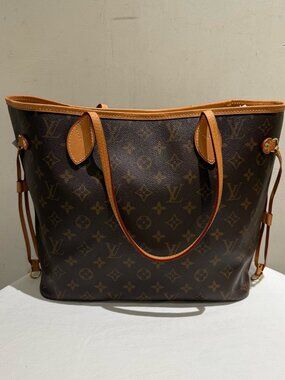 Louis Vuitton Classic Monogram Neverfull MM Medium Tote Handbag